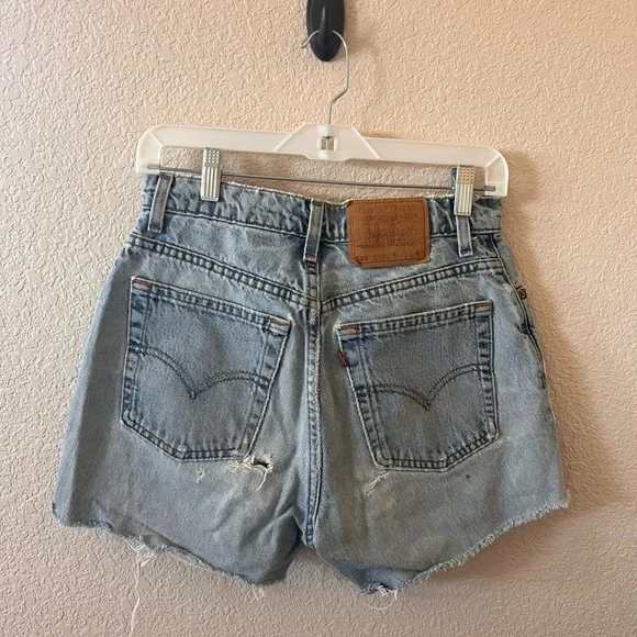 Levi’s High-Rise Light Blue Denim Jean Shorts - Picture 2 of 10